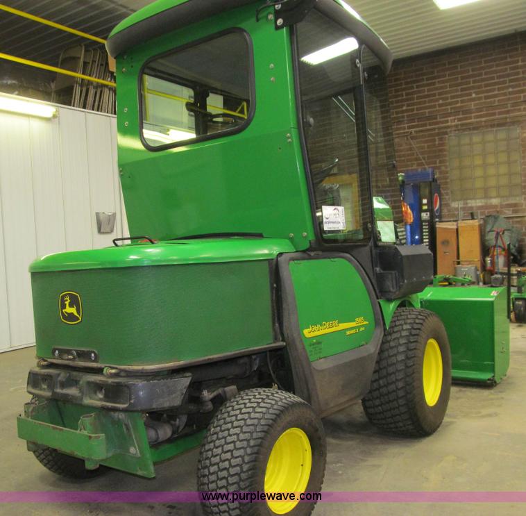 image for item L1832 2011 John Deere 1565 Series II lawn tractor