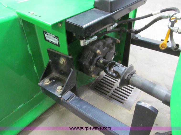 image for item L1832 2011 John Deere 1565 Series II lawn tractor