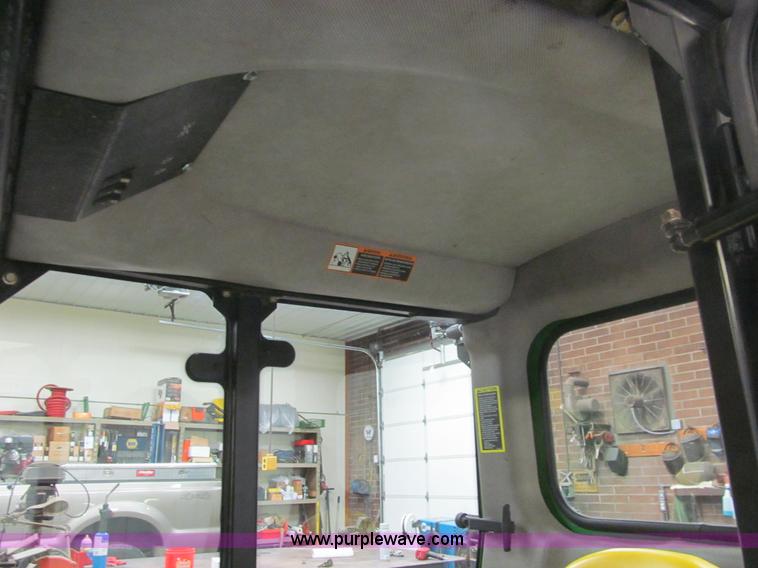 image for item L1832 2011 John Deere 1565 Series II lawn tractor