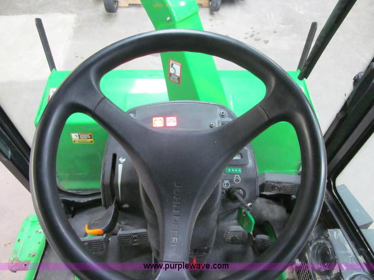 image for item L1832 2011 John Deere 1565 Series II lawn tractor