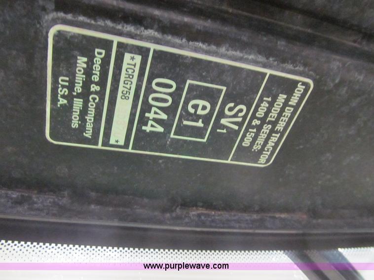 image for item L1832 2011 John Deere 1565 Series II lawn tractor