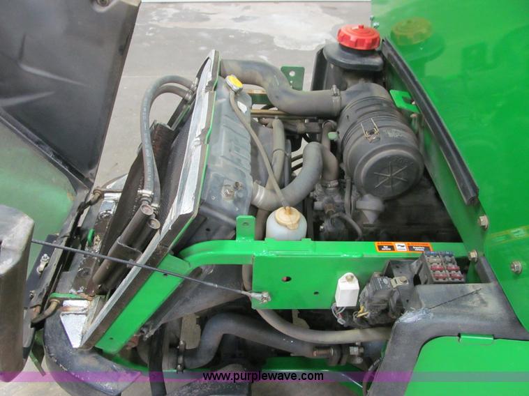 image for item L1832 2011 John Deere 1565 Series II lawn tractor