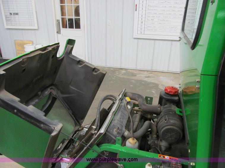 image for item L1832 2011 John Deere 1565 Series II lawn tractor