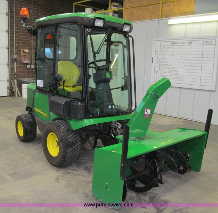 image for item L1832 2011 John Deere 1565 Series II lawn tractor