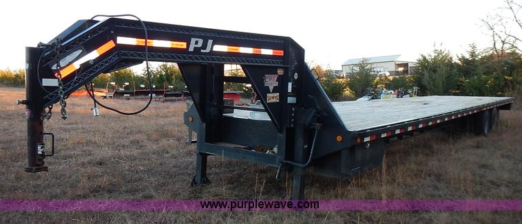 image for item L3519 2008 PJ equipment trailer