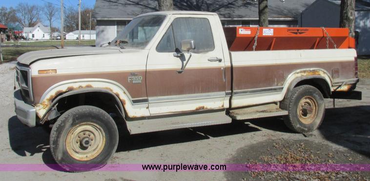 image for item L4122 1986 Ford F350 pickup truck