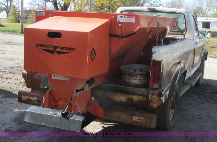 image for item L4122 1986 Ford F350 pickup truck