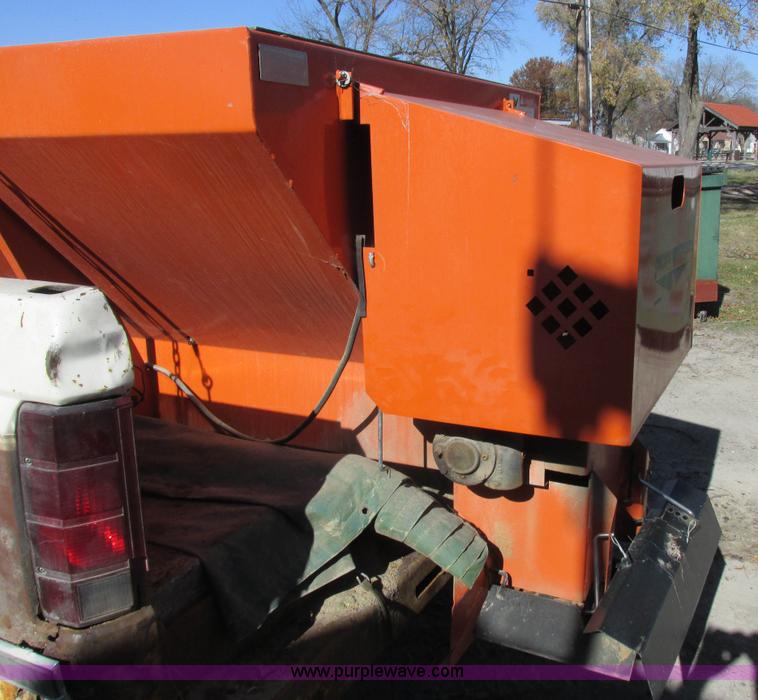 image for item L4122 1986 Ford F350 pickup truck