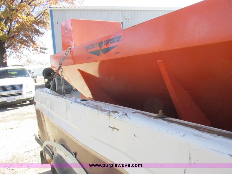 image for item L4122 1986 Ford F350 pickup truck