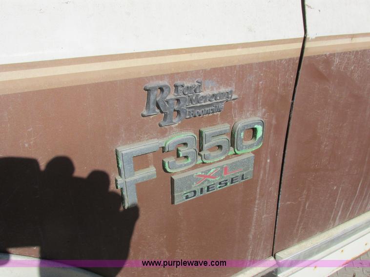 image for item L4122 1986 Ford F350 pickup truck