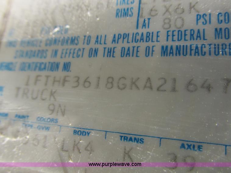 image for item L4122 1986 Ford F350 pickup truck