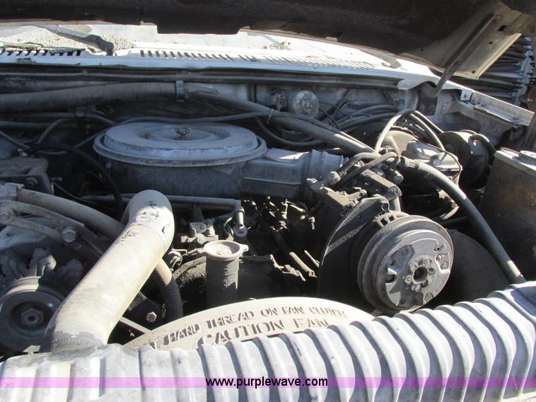 image for item L4122 1986 Ford F350 pickup truck