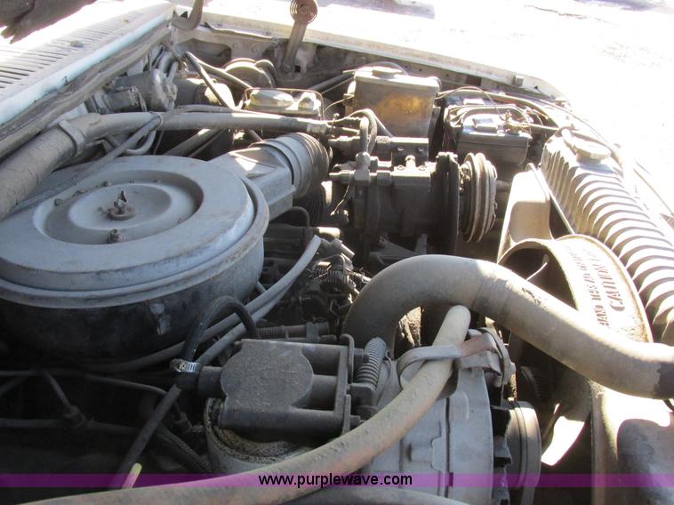 image for item L4122 1986 Ford F350 pickup truck