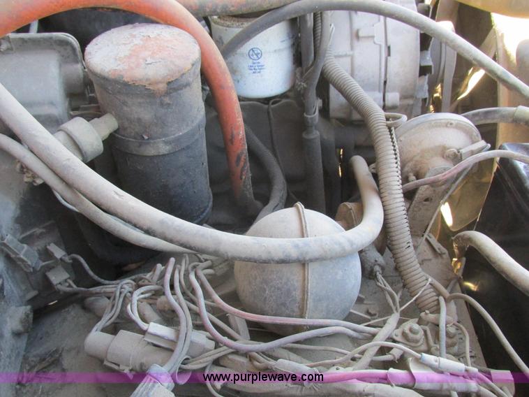 image for item L4122 1986 Ford F350 pickup truck