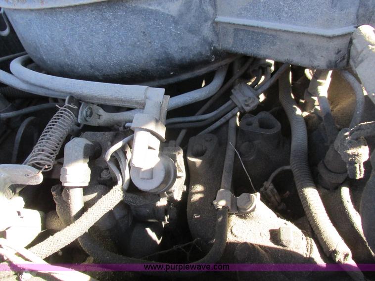 image for item L4122 1986 Ford F350 pickup truck