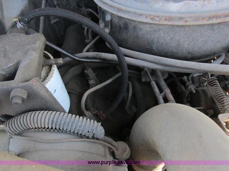 image for item L4122 1986 Ford F350 pickup truck