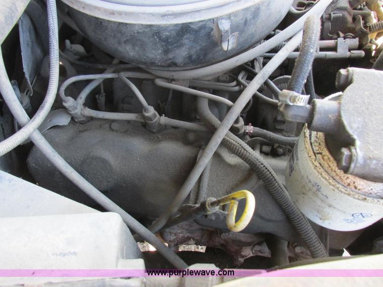 image for item L4122 1986 Ford F350 pickup truck