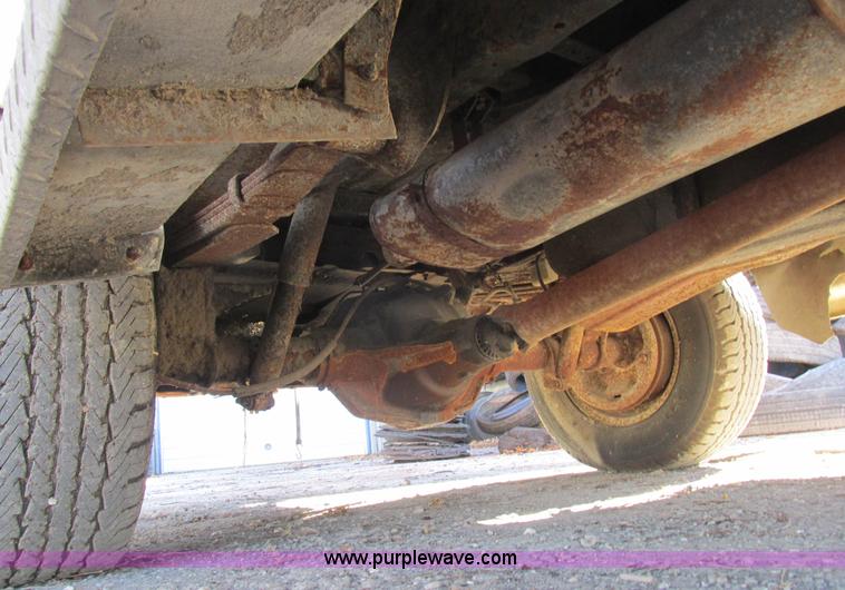 image for item L4122 1986 Ford F350 pickup truck