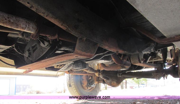 image for item L4122 1986 Ford F350 pickup truck