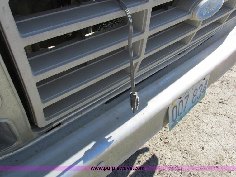 image for item L4122 1986 Ford F350 pickup truck