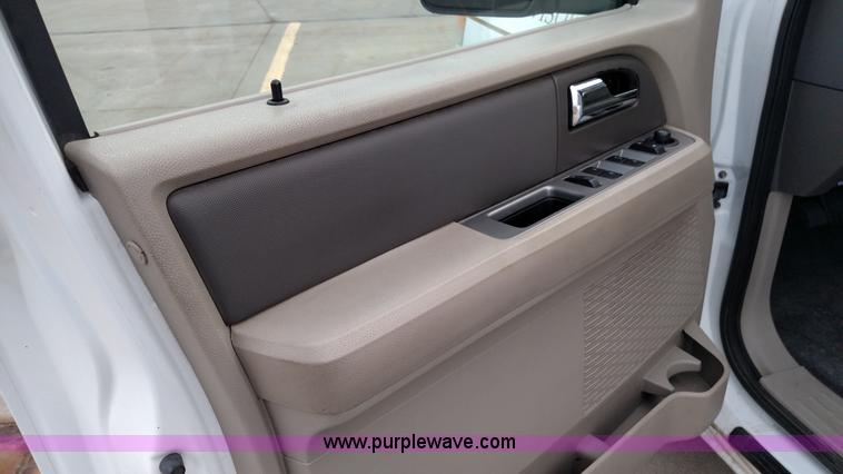 image for item L6019 2008 Ford Expedition XLT SUV