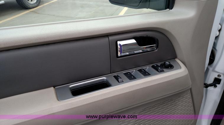 image for item L6019 2008 Ford Expedition XLT SUV