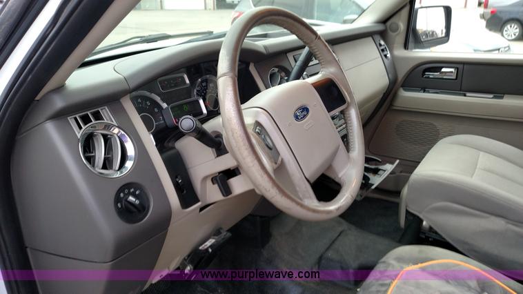 image for item L6019 2008 Ford Expedition XLT SUV