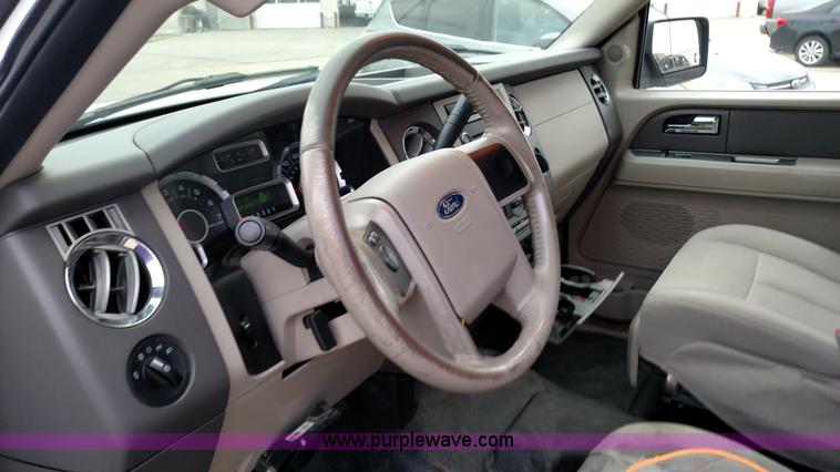 image for item L6019 2008 Ford Expedition XLT SUV