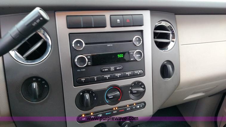 image for item L6019 2008 Ford Expedition XLT SUV