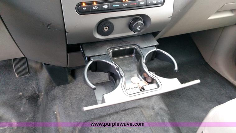 image for item L6019 2008 Ford Expedition XLT SUV