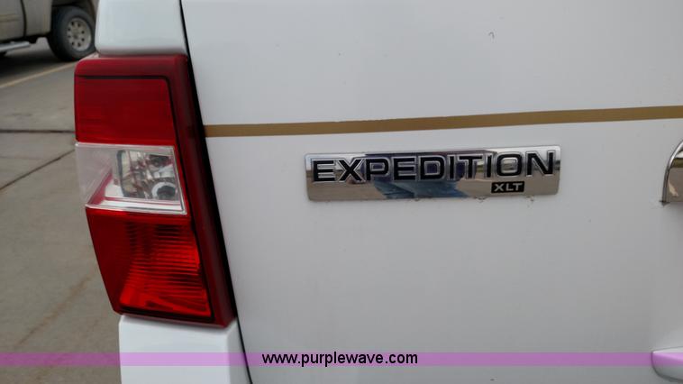 image for item L6019 2008 Ford Expedition XLT SUV