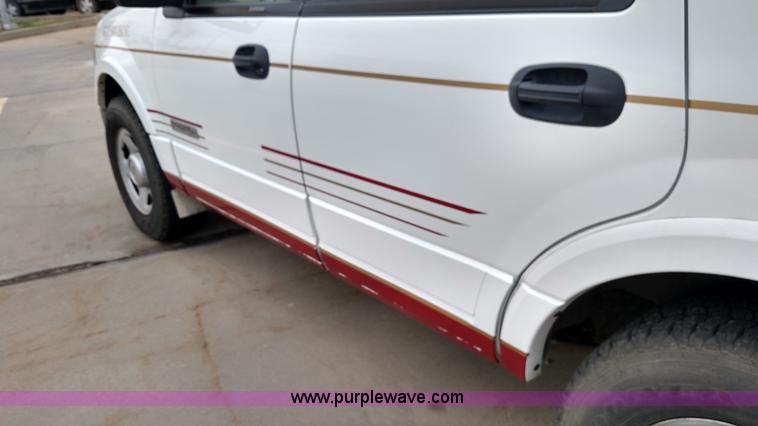 image for item L6019 2008 Ford Expedition XLT SUV