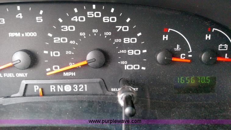 image for item L6020 2006 Ford Econoline E450 ambulance