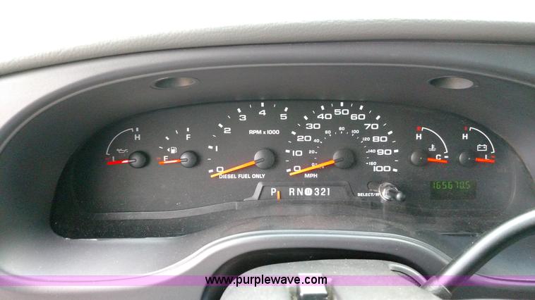 image for item L6020 2006 Ford Econoline E450 ambulance