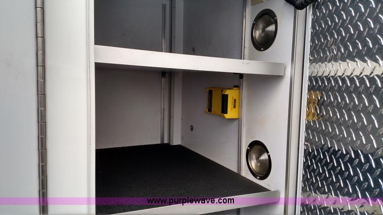 image for item L6020 2006 Ford Econoline E450 ambulance