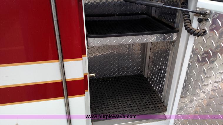 image for item L6020 2006 Ford Econoline E450 ambulance