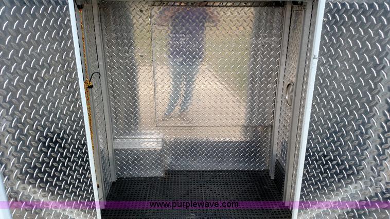 image for item L6020 2006 Ford Econoline E450 ambulance