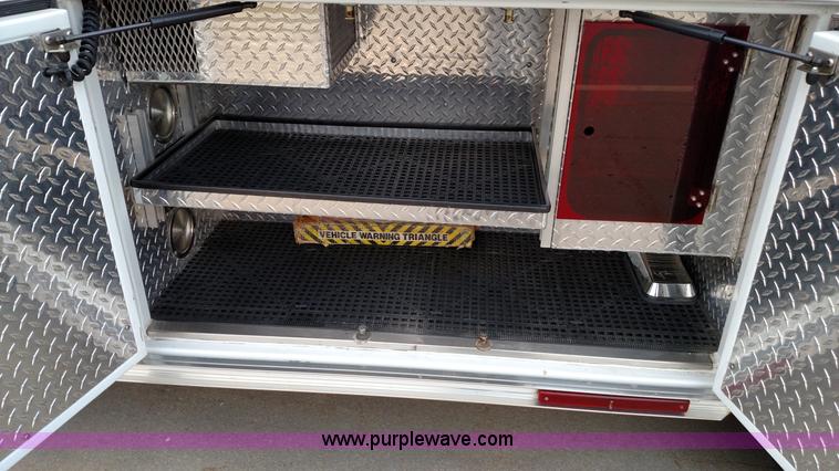 image for item L6020 2006 Ford Econoline E450 ambulance