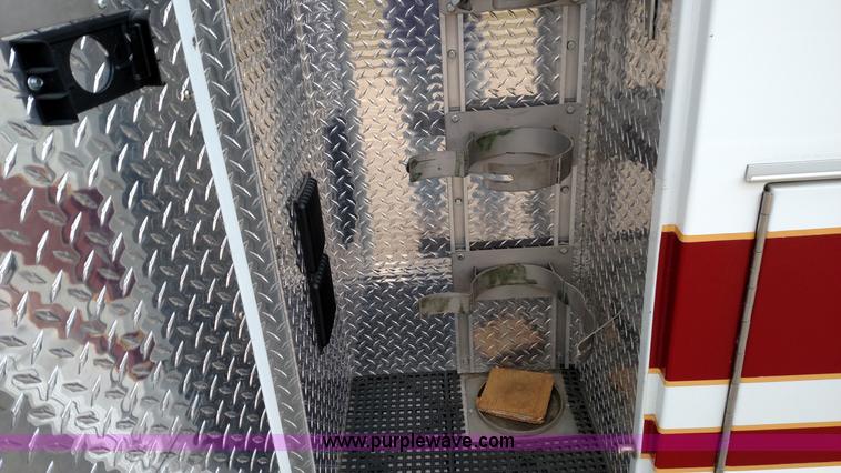 image for item L6020 2006 Ford Econoline E450 ambulance