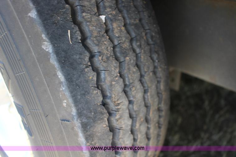 image for item L6022 2013 Wells CVGT3227 enclosed cargo trailer