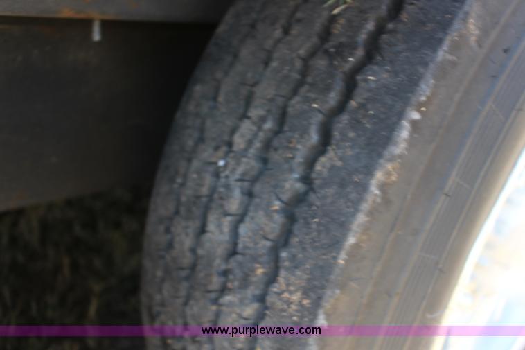 image for item L6022 2013 Wells CVGT3227 enclosed cargo trailer