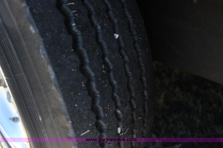 image for item L6022 2013 Wells CVGT3227 enclosed cargo trailer