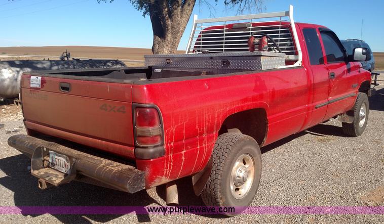 image for item L6034 2001 Dodge Ram 2500 Quad Cab pickup truck