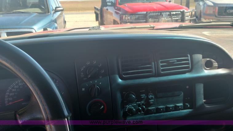 image for item L6034 2001 Dodge Ram 2500 Quad Cab pickup truck