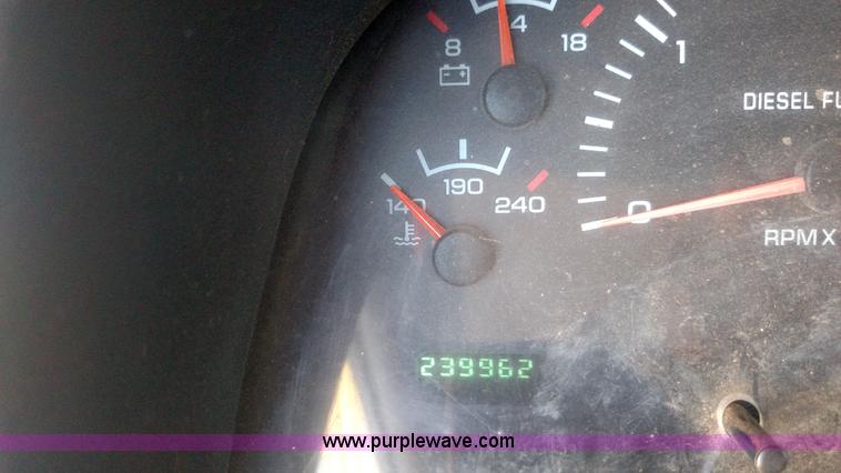 image for item L6034 2001 Dodge Ram 2500 Quad Cab pickup truck