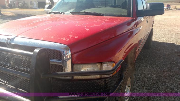 image for item L6034 2001 Dodge Ram 2500 Quad Cab pickup truck