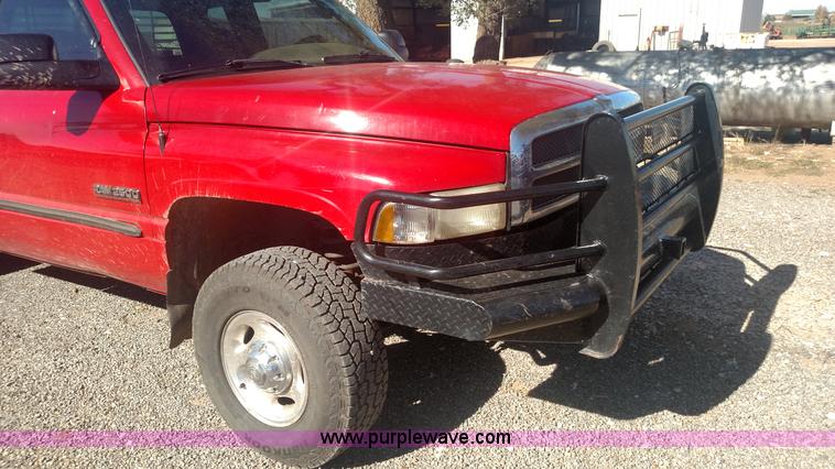 image for item L6034 2001 Dodge Ram 2500 Quad Cab pickup truck