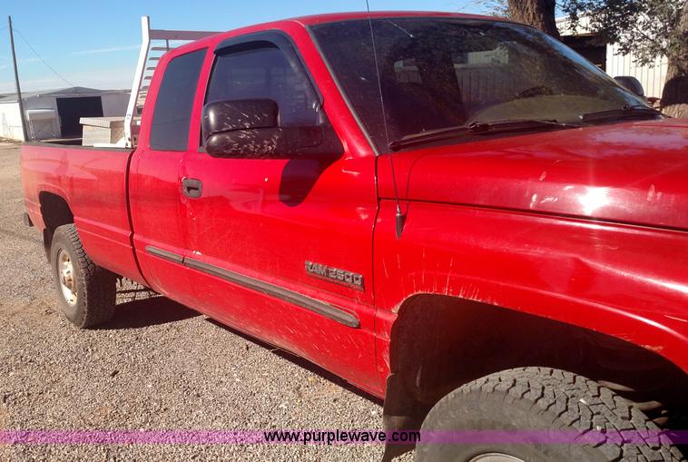 image for item L6034 2001 Dodge Ram 2500 Quad Cab pickup truck