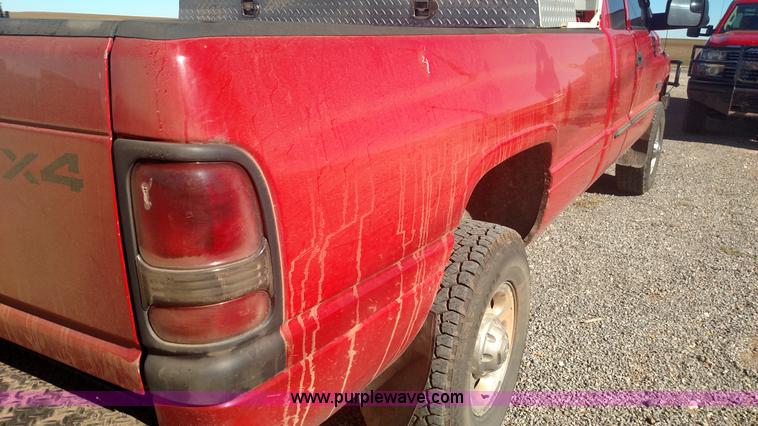 image for item L6034 2001 Dodge Ram 2500 Quad Cab pickup truck