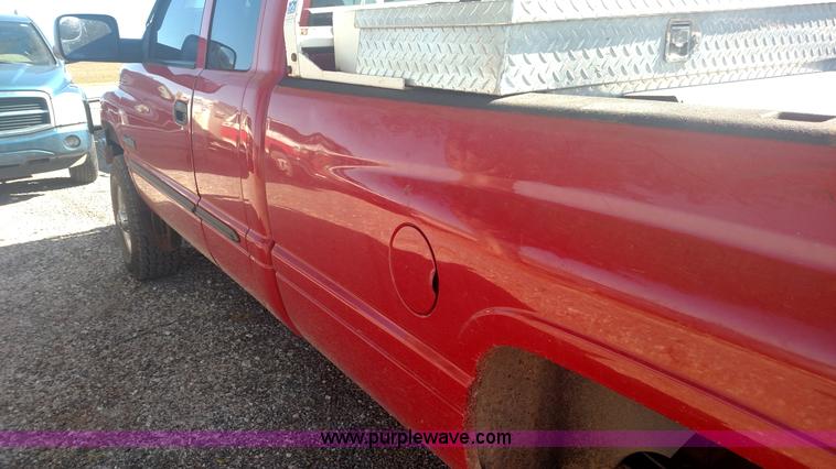 image for item L6034 2001 Dodge Ram 2500 Quad Cab pickup truck